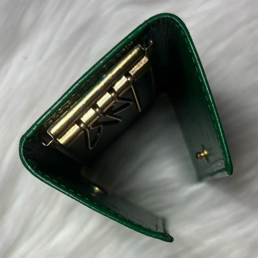 Louis Vuitton Green Epi Leather- Compact Key/Card Holder - Picture 4 of 12